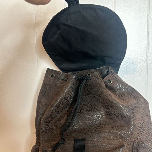 Vintage FRIENDS Warner Bros Diet Coke Pebbled Leather Backpack Back Pack